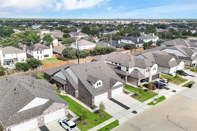 Building Photo - 7322 Coconut Bay Dr
