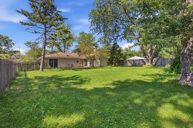 Building Photo - 1624 W Weathersfield Way