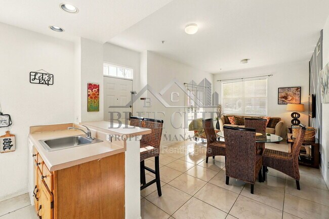Building Photo - 4005 Venetian Bay Dr