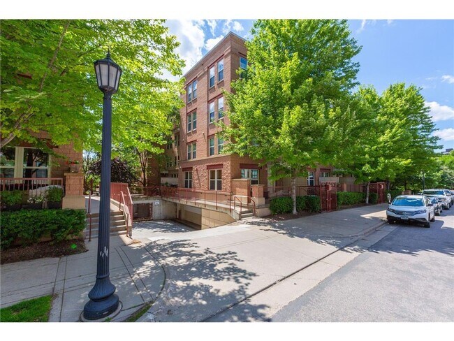 Building Photo - 615 N 1st St