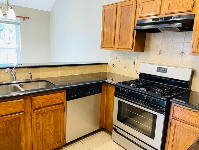 Building Photo - 4715 Rainbow Run