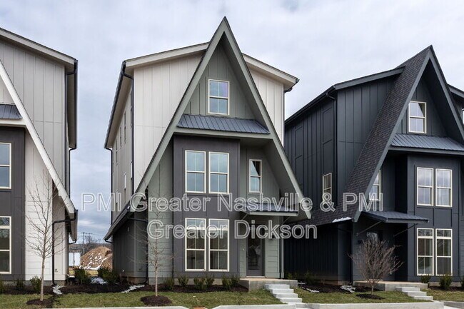 Building Photo - 537 Midnight Wy