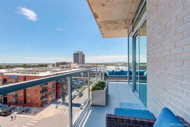 Building Photo - Stunning 2-Bedroom Condo at Sloan's Lake's Premier Lakehouse Community