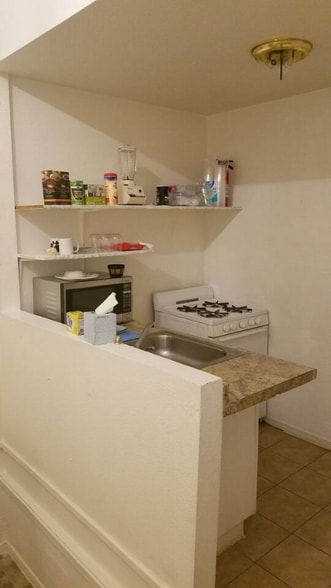 Building Photo - 11744 Archwood St