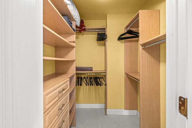 Building Photo - 3594 S Ocean Blvd