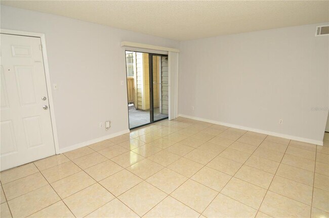 Building Photo - 8643 Mallard Reserve Dr