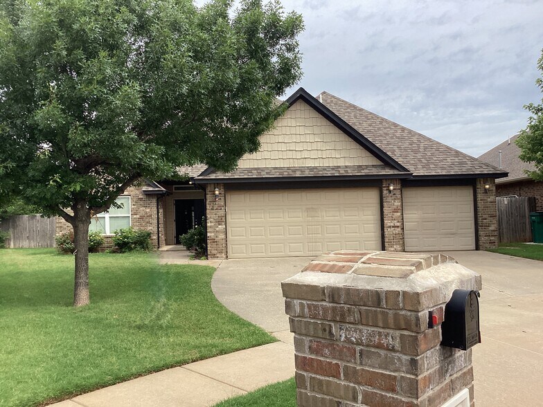 Primary Photo - 11721 SW 22nd Terrace