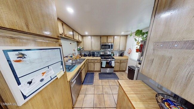 Building Photo - 3075 Kelp Ln