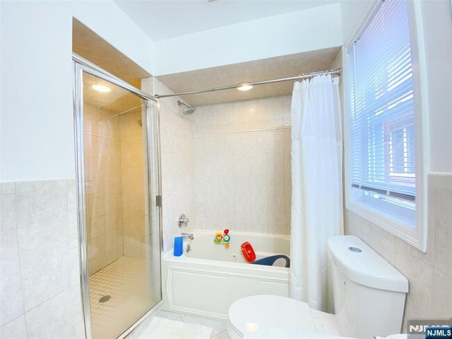 Building Photo - 118B Temple Terrace