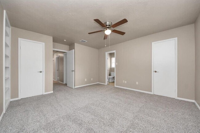 Building Photo - 23223 Canyon Lake Dr