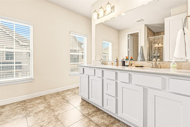 Building Photo - 1757 Sierra Crest Dr