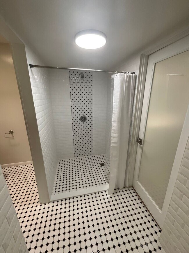 Building Photo - 42415 Rancho Las Palmas Dr