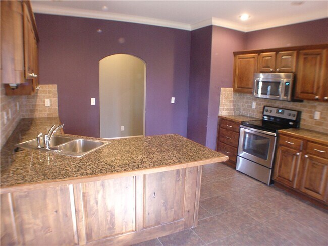 Building Photo - 73 Pimlico Dr