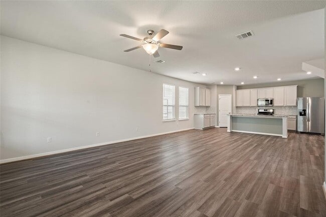 Building Photo - Big Sky Ranch 3-Bedroom/2.5 Bath - Drippin...