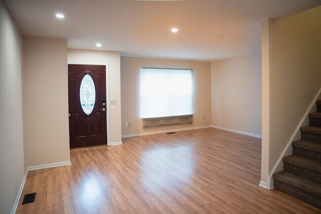 Building Photo - 149 Sunnyside Ln