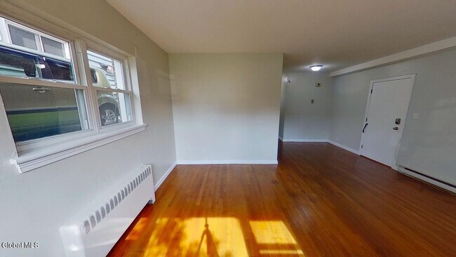 Building Photo - 31 Parkwood St