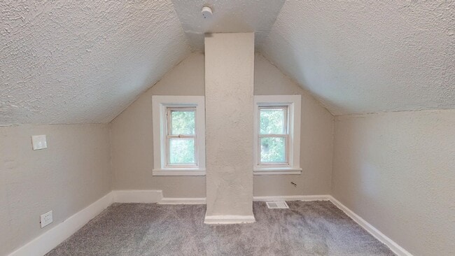 Building Photo - Huge 4 Bedroom Single Family House - almost 1500 SQ FT!