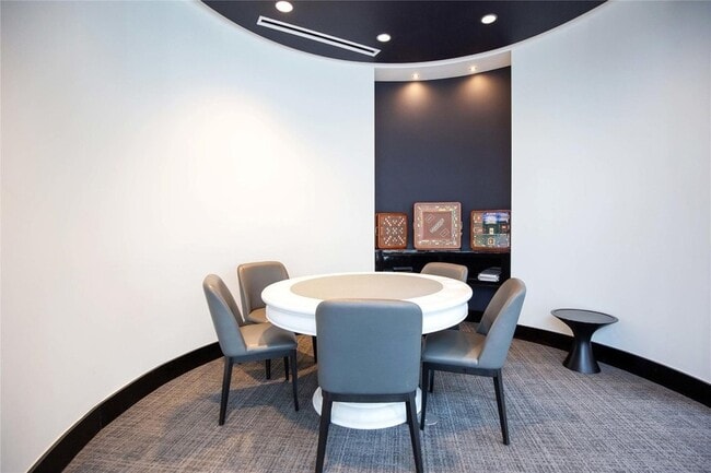 Building Photo - 851 NE 1st Ave