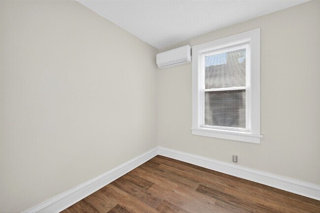 Building Photo - 5803 S Kings Highway Blvd