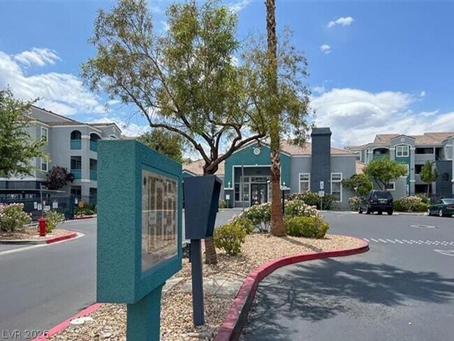 Building Photo - 6955 N Durango Dr