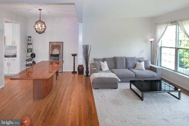 Building Photo - 45792 Shagbark Terrace