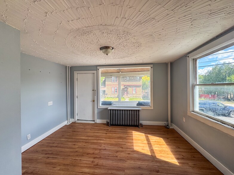 Living Room - 289 Broadway