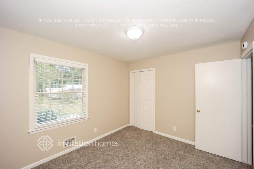 Building Photo - 3410 Valley Ridge Terrace SW