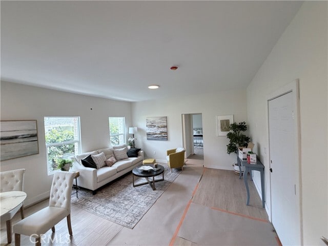 Building Photo - 125 W Chestnut St