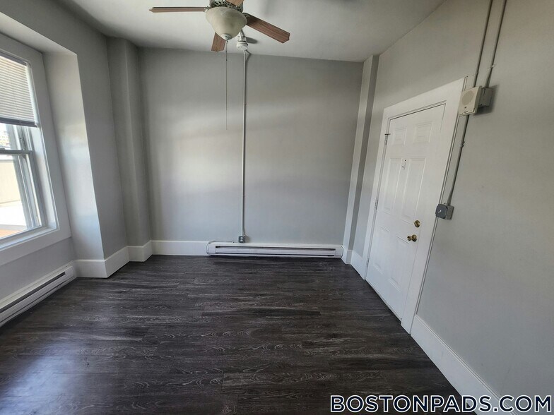 Building Photo - 50 Franklin St