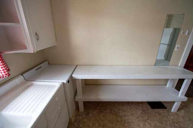 Building Photo - 112 E 15th St