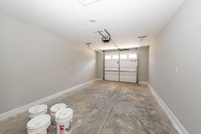 Building Photo - Maryville 37804 - Brand new 3 bedroom, 2 b...