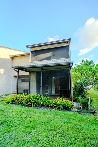Building Photo - 4417 Rayfield Dr