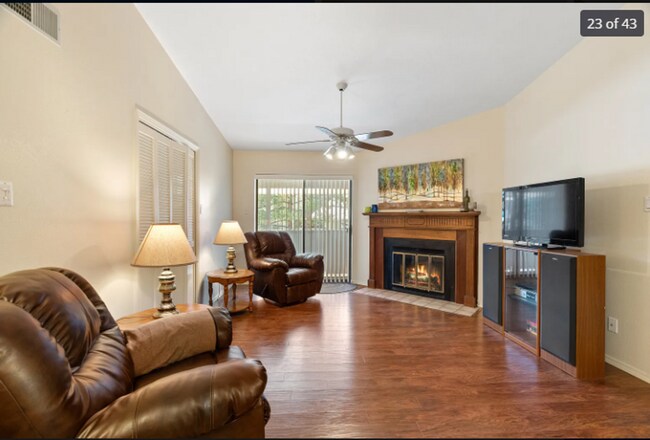 Building Photo - Downtown Third-Floor Penthouse Condo