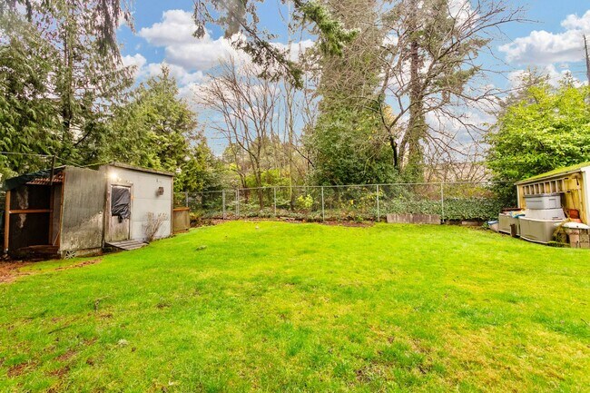 Building Photo - AVAILABLE FOR RENT – Beautiful 4BD / 3BA Home in Tacoma!