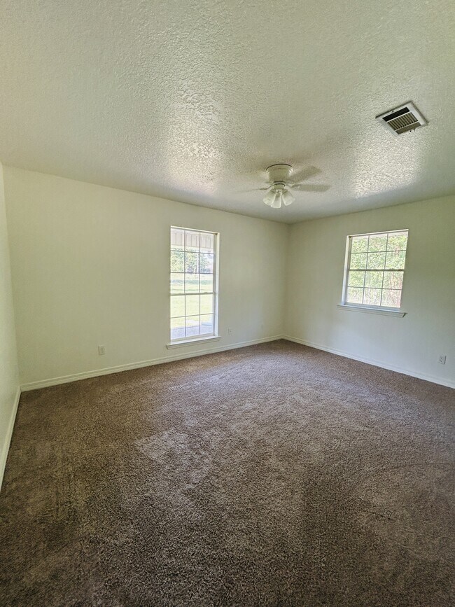 Building Photo - 11320 Allen Rd