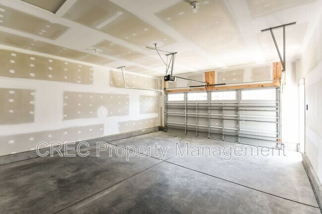 Building Photo - 1205 Carnes Xing Blvd