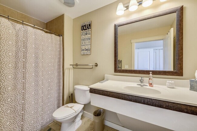 Building Photo - 15100 Front Beach Rd