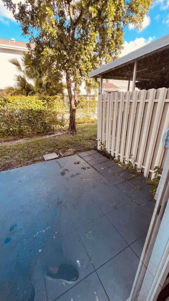 Building Photo - 4735 SW 14th St