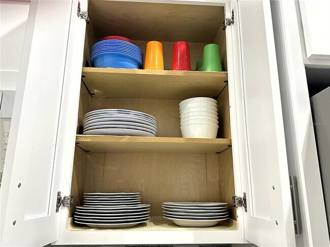 Building Photo - 16724 Rolling Green Dr