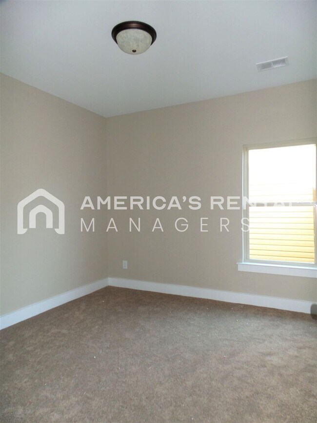 Building Photo - DEPOSIT PENDING!!! - Home for Rent in McCalla...Available to View Now!