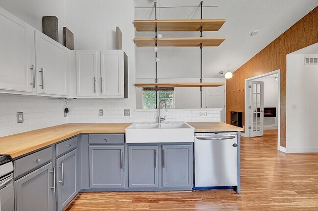 Building Photo - 2,840.95,  3-Bedroom, 1-bathroom Home In Erie with Stunning Backyard Space!