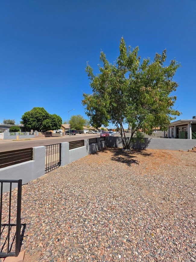 Building Photo - 2803 E Monroe St