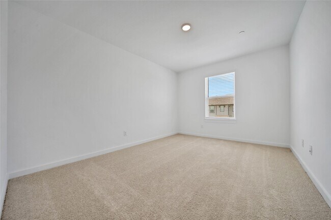 Building Photo - 11915 Carvalho Dr