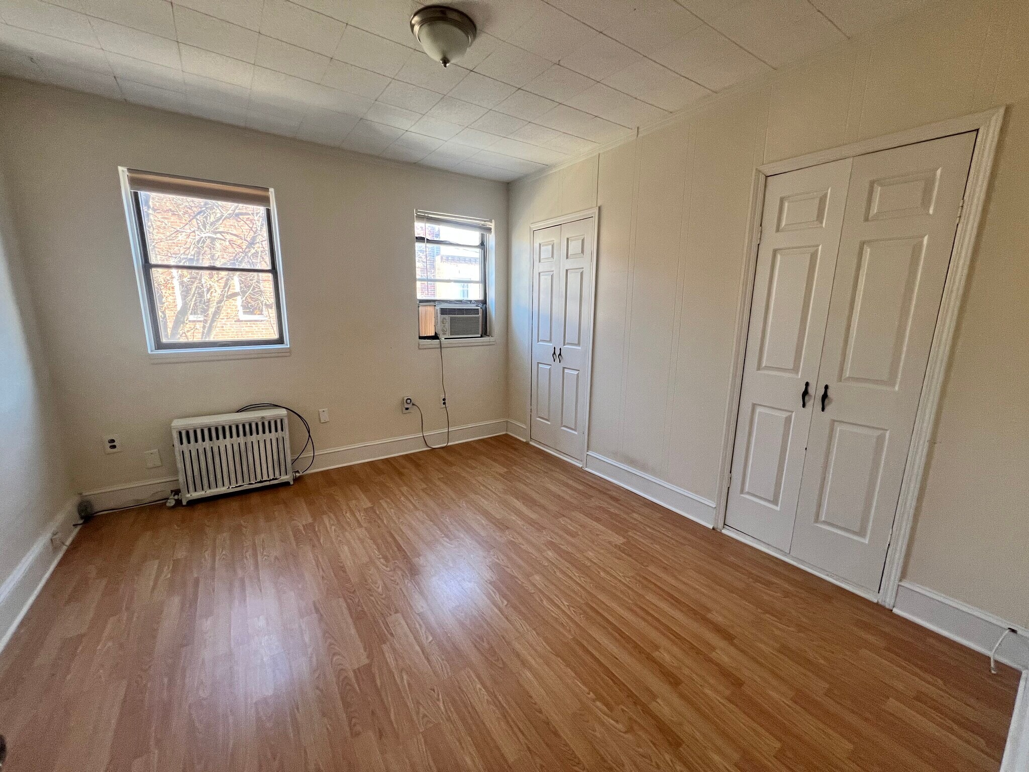 Building Photo - 2408 S Sartain St