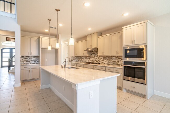 Building Photo - 4706 Llano Lp