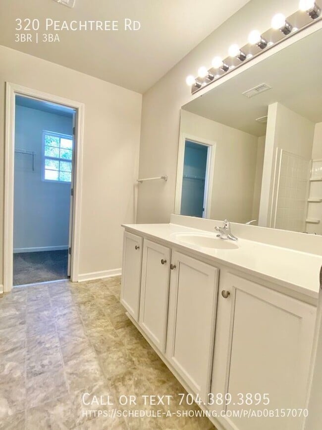 Building Photo - 320 Peachtree Rd