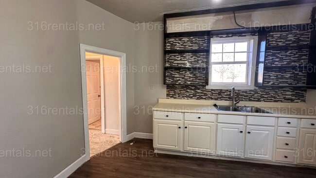 Building Photo - $850 - 1 bedroom / 1 bathroom - Single Family Home