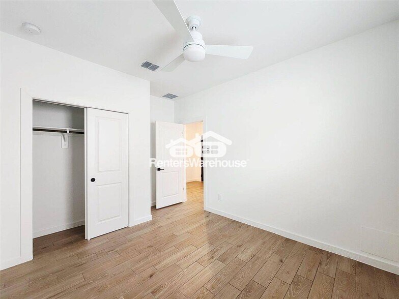 Building Photo - 8430 Bay Rdg Cir