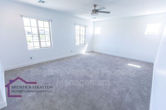 Building Photo - 4065 S Marin Dr