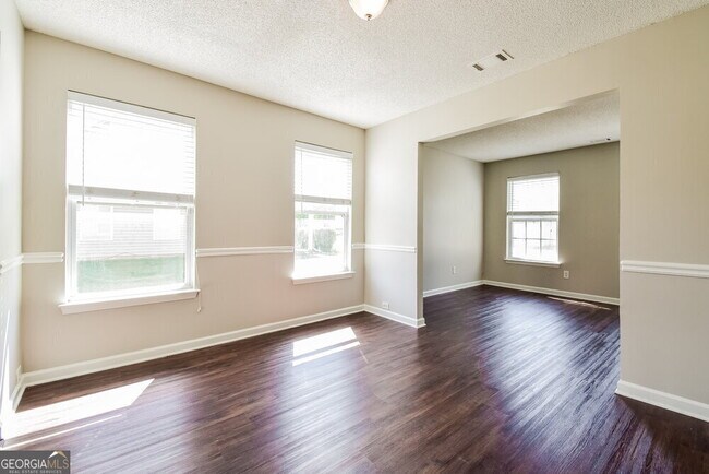 Building Photo - 3518 Rosebud Park Dr